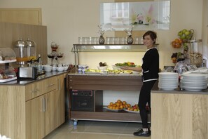 Daily buffet breakfast for a fee - Alexander Business Hotel (Hannover)