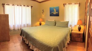 Villa, 1 letto king con divano letto, vista oceano (2nd Floor Beachfront) | Wi-Fi gratuito, lenzuola