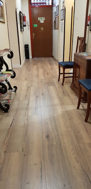 Lobby - Hostal Loyola - Hostel (Madrid)