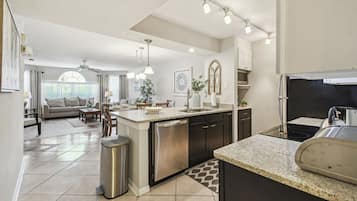 3 bedrooms, individually furnished, soundproofing, free WiFi