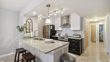 Near Disney - DISNEY MAGICAL ADVENTURE | 3 bedrooms, individually furnished, soundproofing, free WiFi