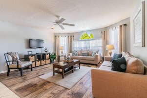 Apartamento exclusivo | Zona de estar | Una televisión de pantalla plana