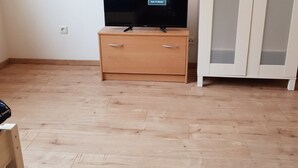 Television - Schäfergasse 16 (Maintal)