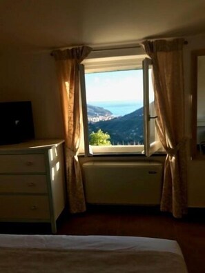 Doppelzimmer, Balkon, Meerblick (Vernazza)