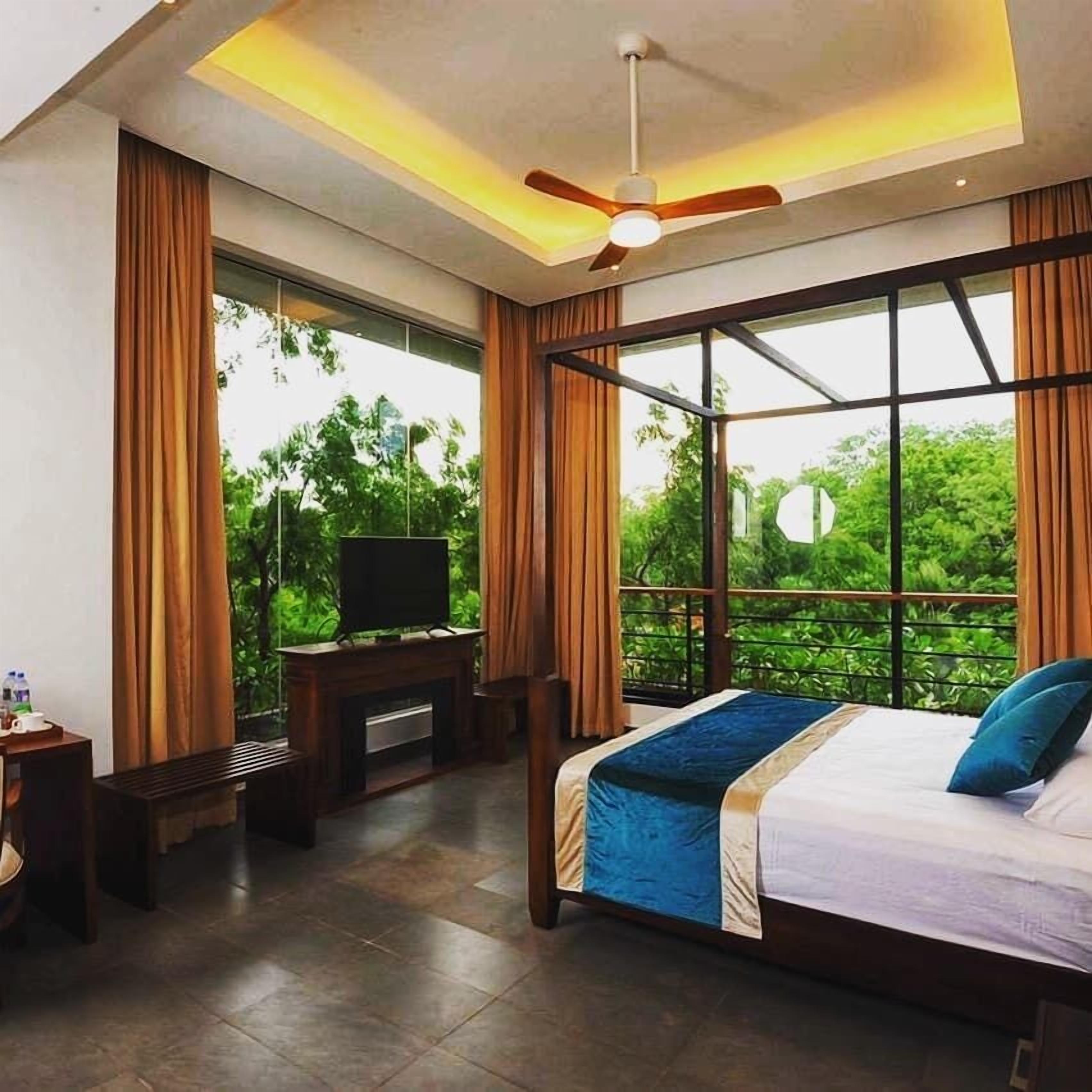 Deluxe Room, Forest View