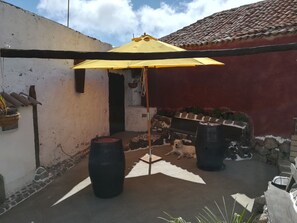 Hiên