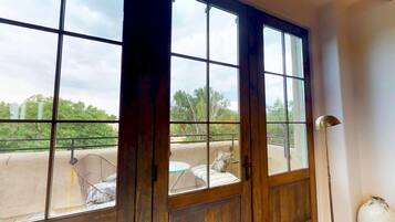 Condo (The Lincoln 402) | 2 bedrooms, desk, cribs/infant beds, travel crib