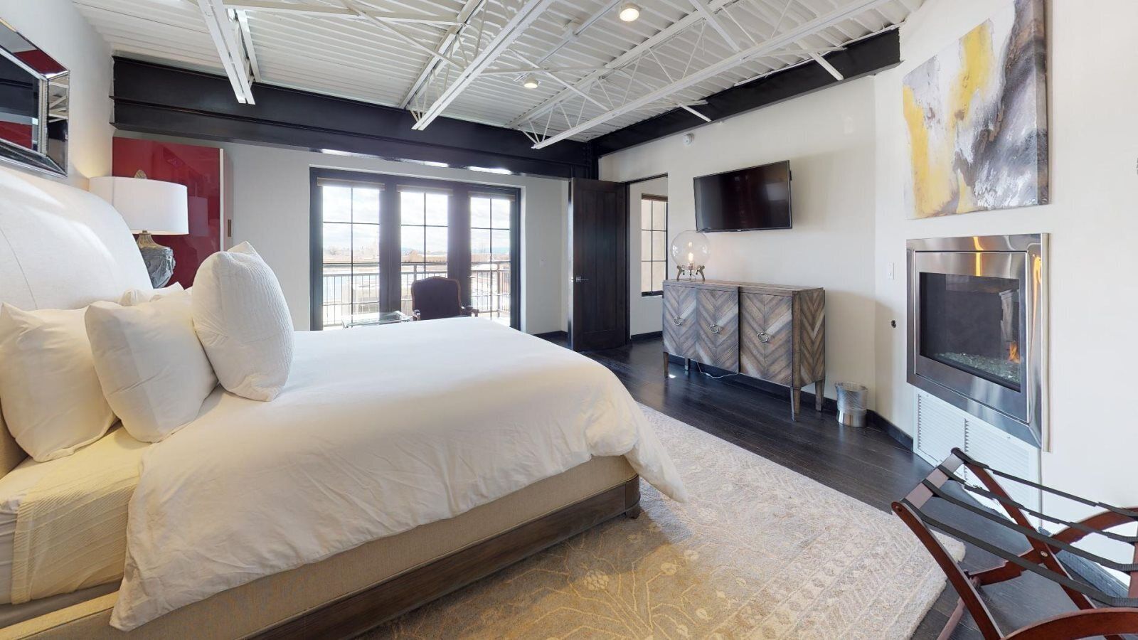 Condo (The Lincoln 503) | 2 phòng ngủ, bàn, truy cập Internet không dây miễn phí 