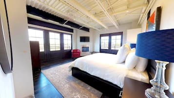 Condo (The Lincoln 503) | 2 bedrooms, desk, free WiFi