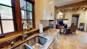 Ferienhaus | Eigene Küche | Kühlschrank, Mikrowelle, Geschirrspüler