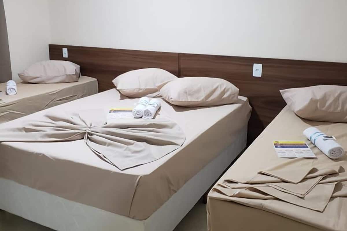 Quadruple Room | Minibar, free WiFi, bed sheets