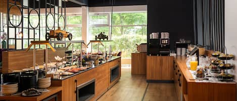 Daily buffet breakfast (EUR 17.50 per person)