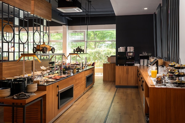 Desayuno buffet (EUR 17.50 por persona)