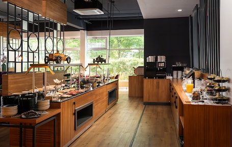 Daily buffet breakfast (EUR 17.50 per person)