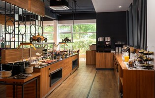 Desayuno buffet todos los días (con cargo)