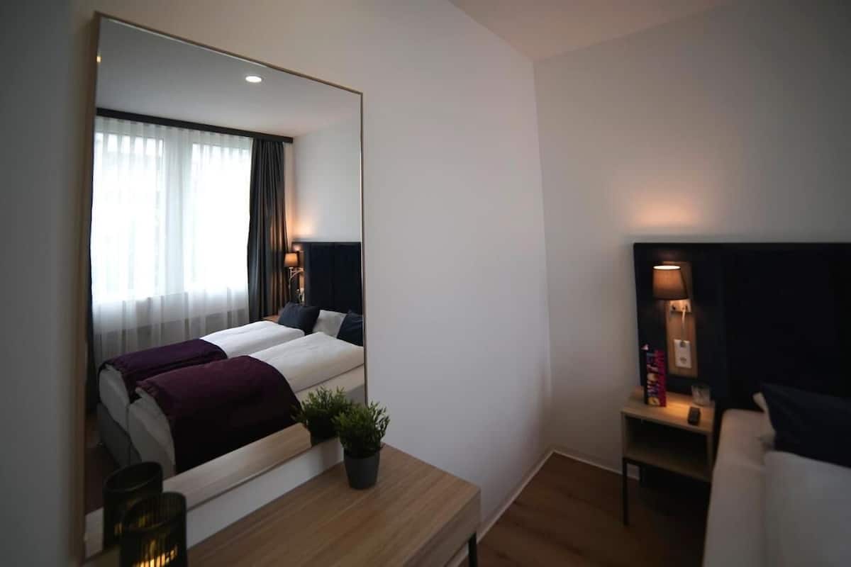 Coffres-forts dans les chambres, bureau