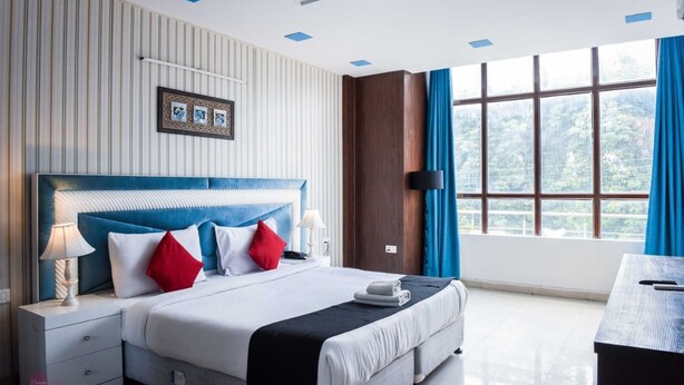 Deluxe Double Room | Rollaway beds (surcharge) - Hotel City Stay (Noida)