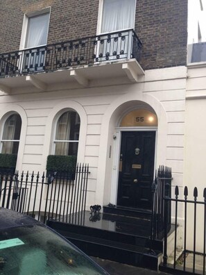 Front of property - 55 Lower Belgrave (London)