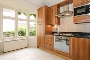 Three-Bedroom Apartment | Private kitchen - 55 Lower Belgrave (London)