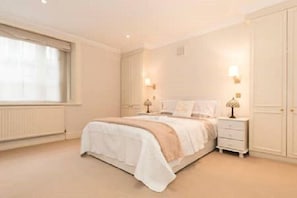 Three-Bedroom Apartment | Free WiFi - 55 Lower Belgrave (London)
