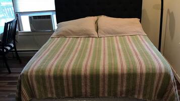 Iron/ironing board, WiFi (free), bed sheets