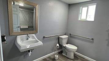 Standard Room, 1 Queen Bed, Accessible | Bathroom | Shower, free toiletries, hair dryer, towels