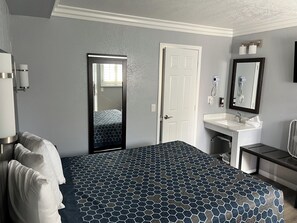 Habitación, 1 cama Queen size | Wifi gratis y ropa de cama 