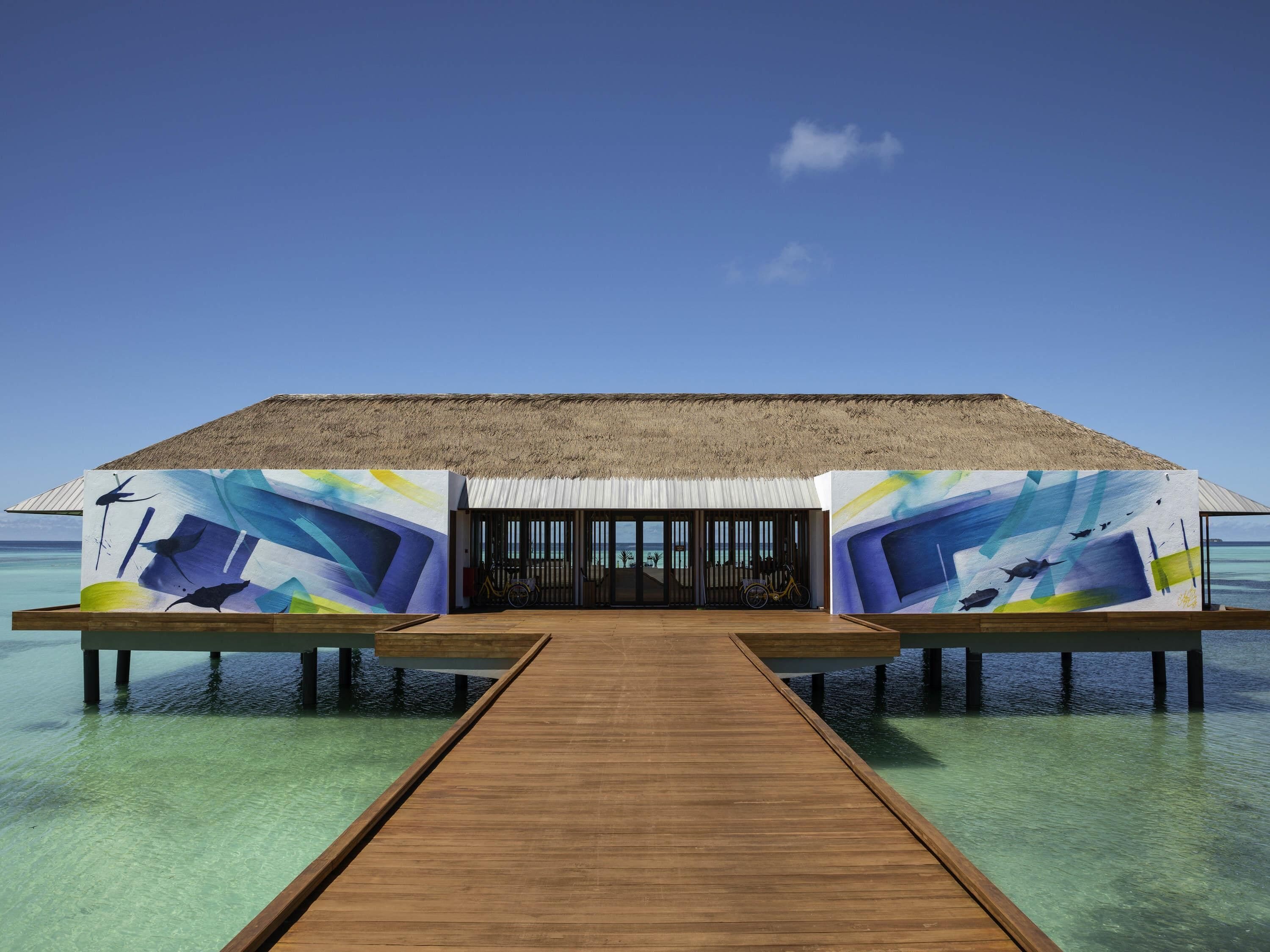 3 bars/lounges, tapas bar