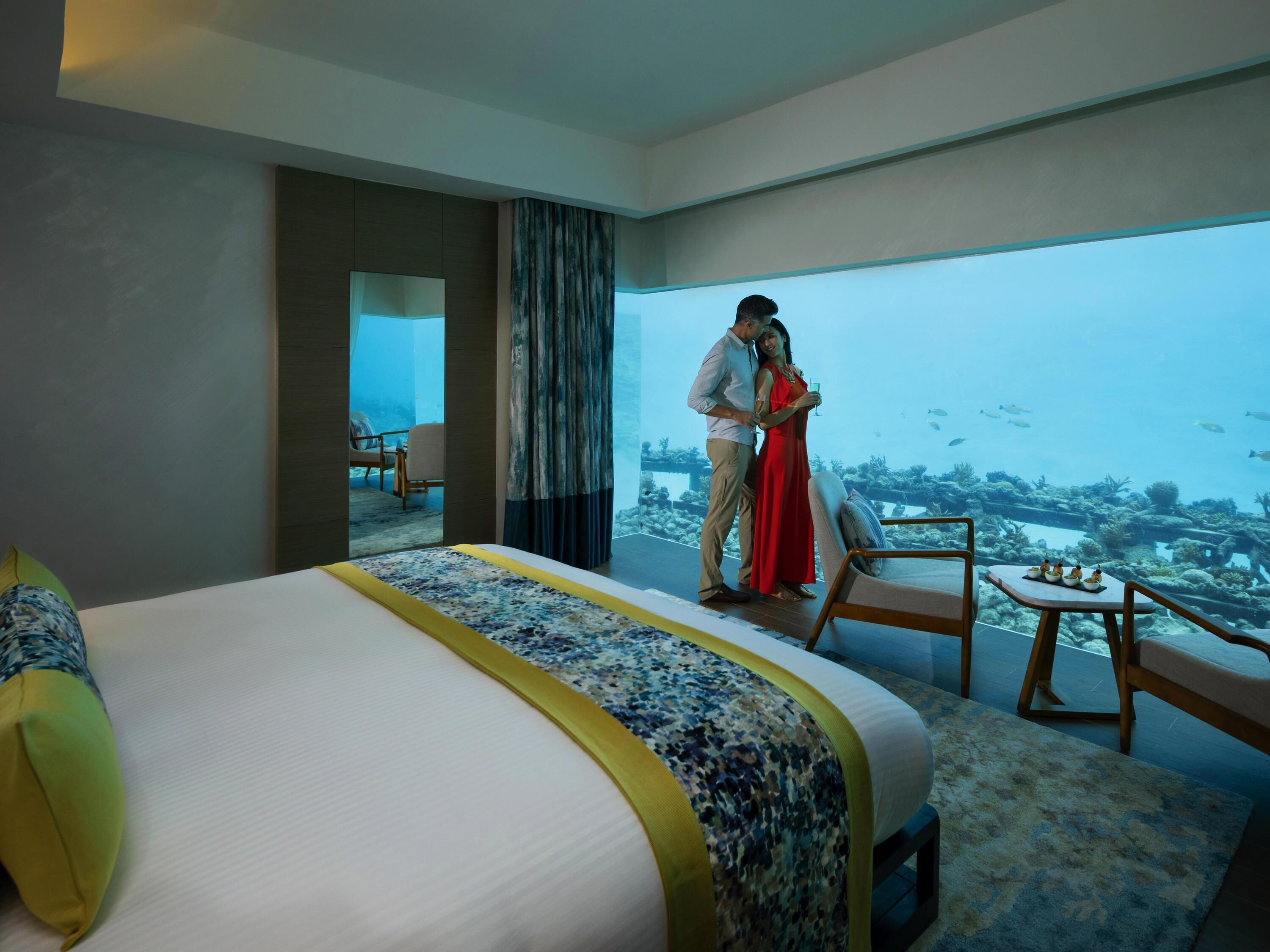 Ropa de cama de alta calidad y minibar 