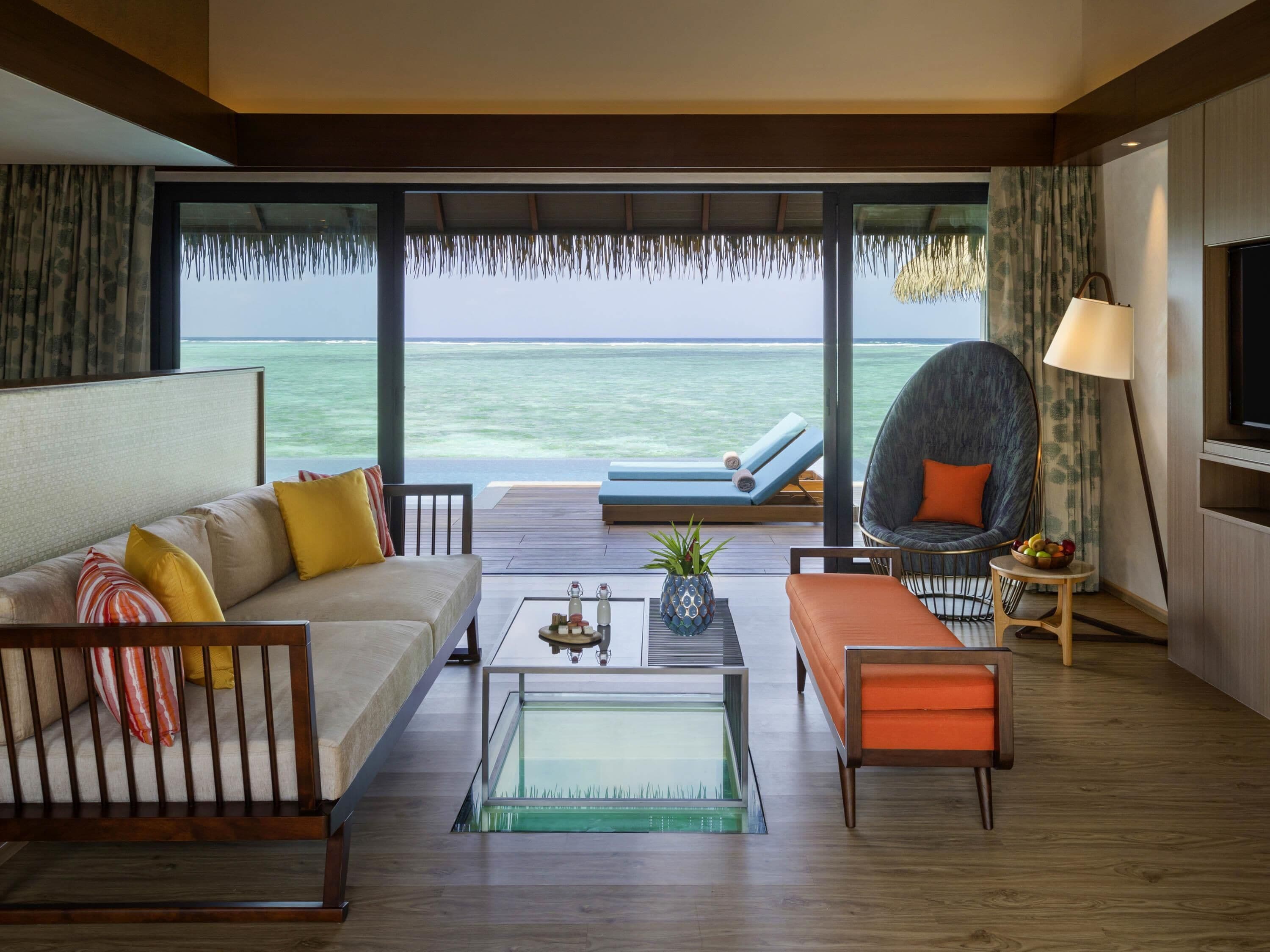 スイート キングベッド 1 台 | 高級寝具、ミニバー、セーフティボックス (室内)、デスク