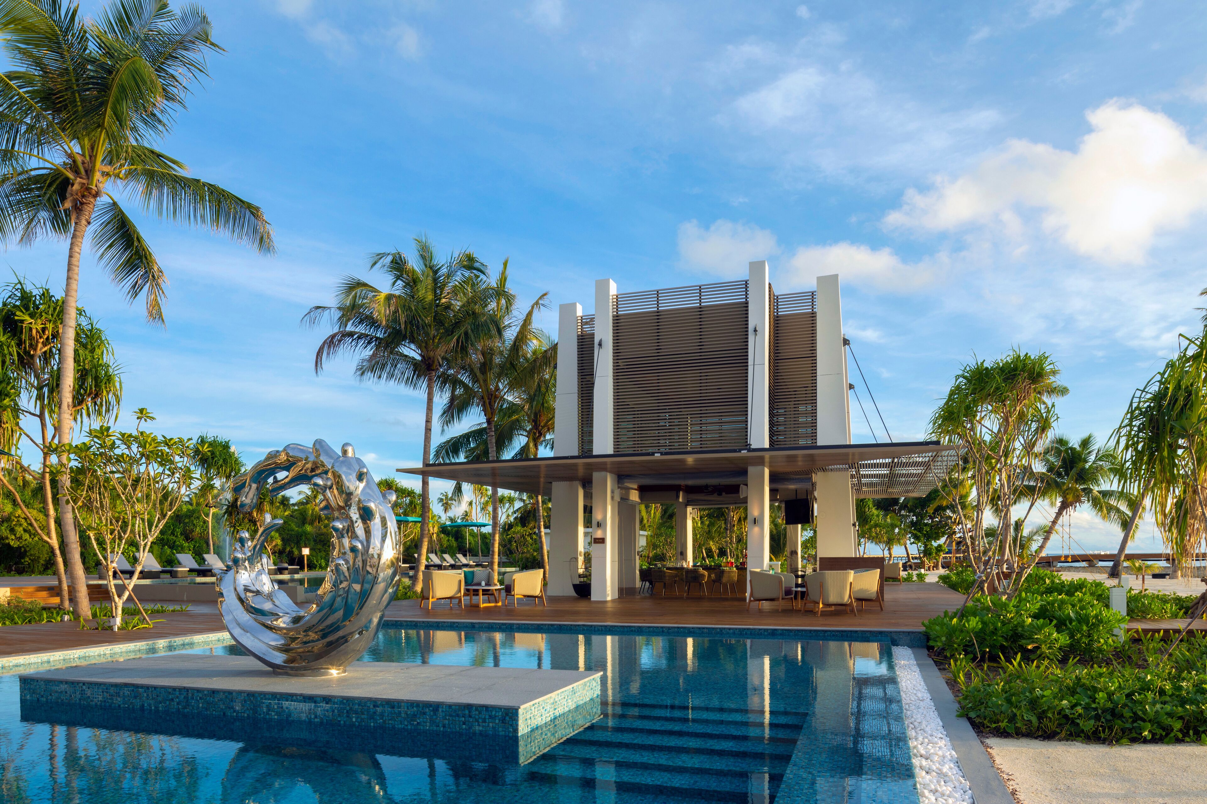 3 bars/lounges, tapas bar