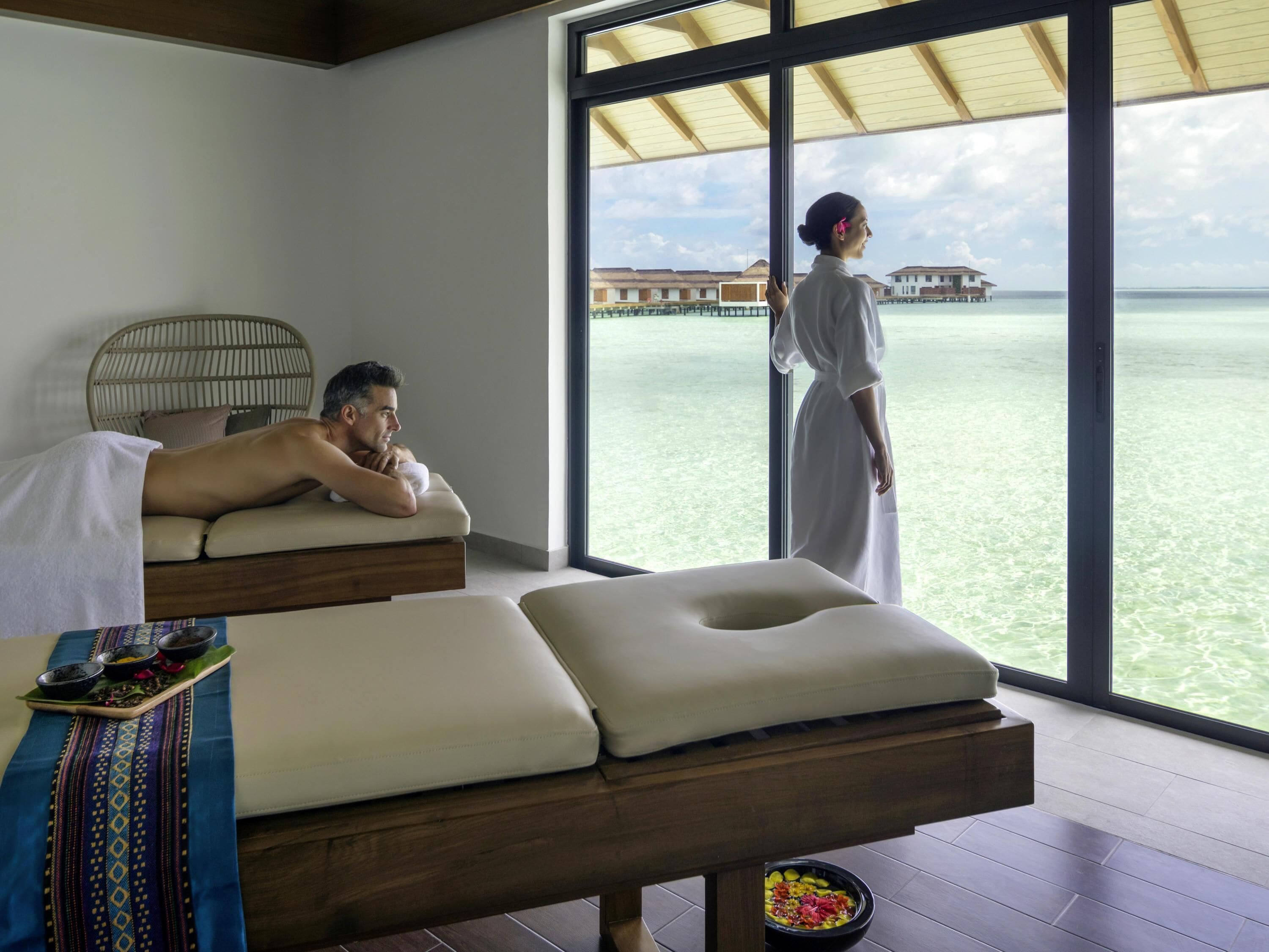 Couples treatment rooms, sauna, hot tub, steam room, body treatments