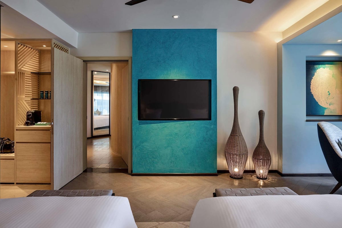 1 bedroom, hypo-allergenic bedding, minibar, in-room safe