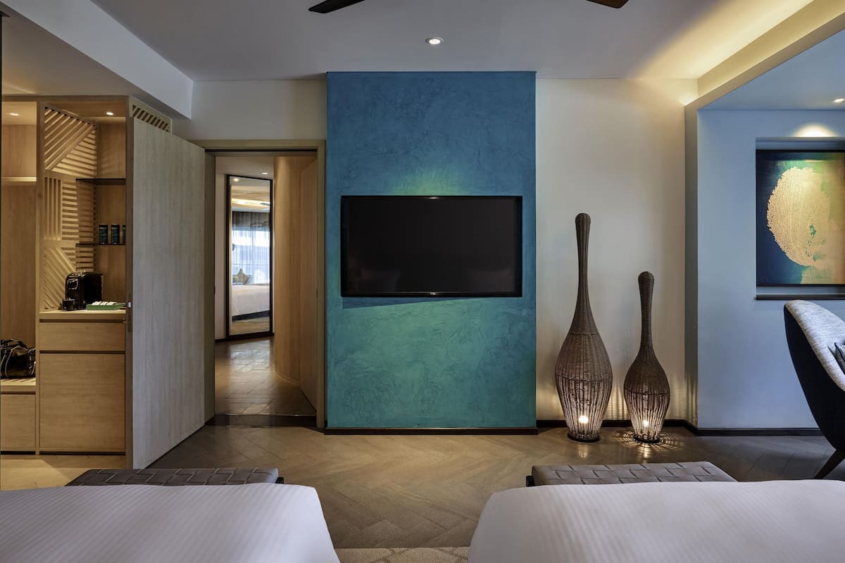 1 bedroom, hypo-allergenic bedding, minibar, in-room safe