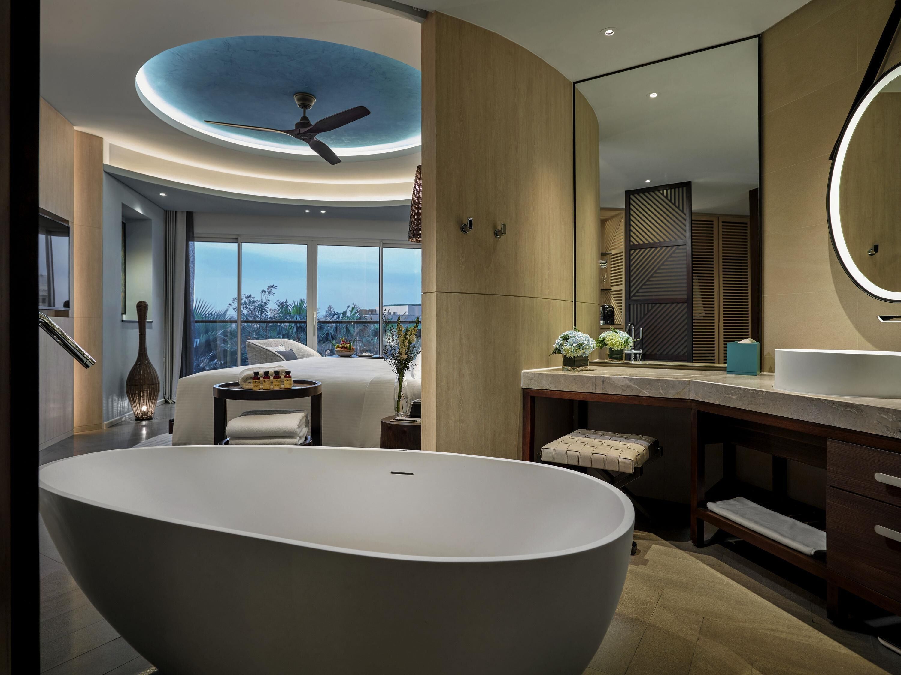 Hypo-allergenic bedding, minibar, in-room safe, blackout drapes