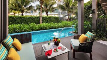 Cabana, Executive Privilege Pass, 1 King Size Bed, Pool Access | Allergikerbettwaren, Minibar, Zimmersafe, Verdunkelungsvorhänge