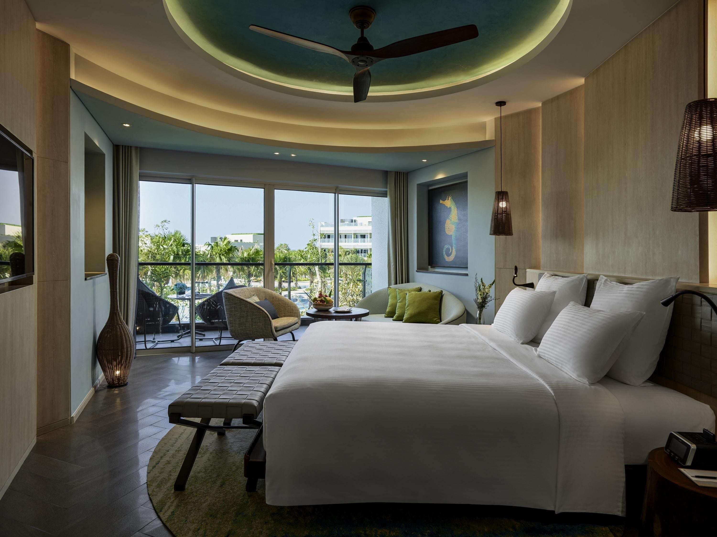Habitación Deluxe, 1 cama de matrimonio grande, vistas al jardín | Ropa de cama hipoalergénica, minibar, caja fuerte y cortinas opacas