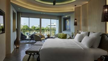 Habitación Deluxe, 1 cama de matrimonio grande, vistas al jardín | Ropa de cama hipoalergénica, minibar, caja fuerte y cortinas opacas