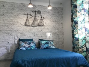 3 bedrooms, iron/ironing board, travel crib, free WiFi