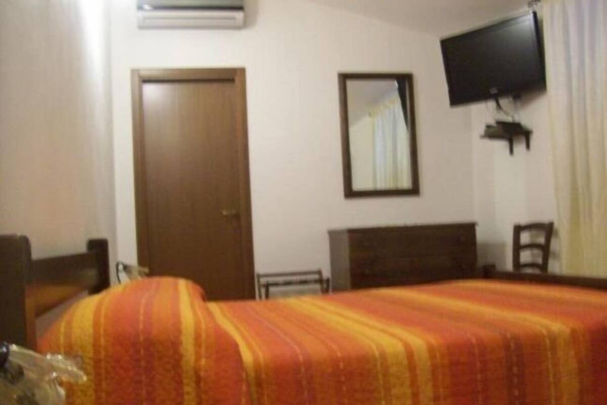 Rollaway beds, free WiFi, bed sheets