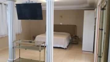 Twin Room | Minibar, desk, bed sheets