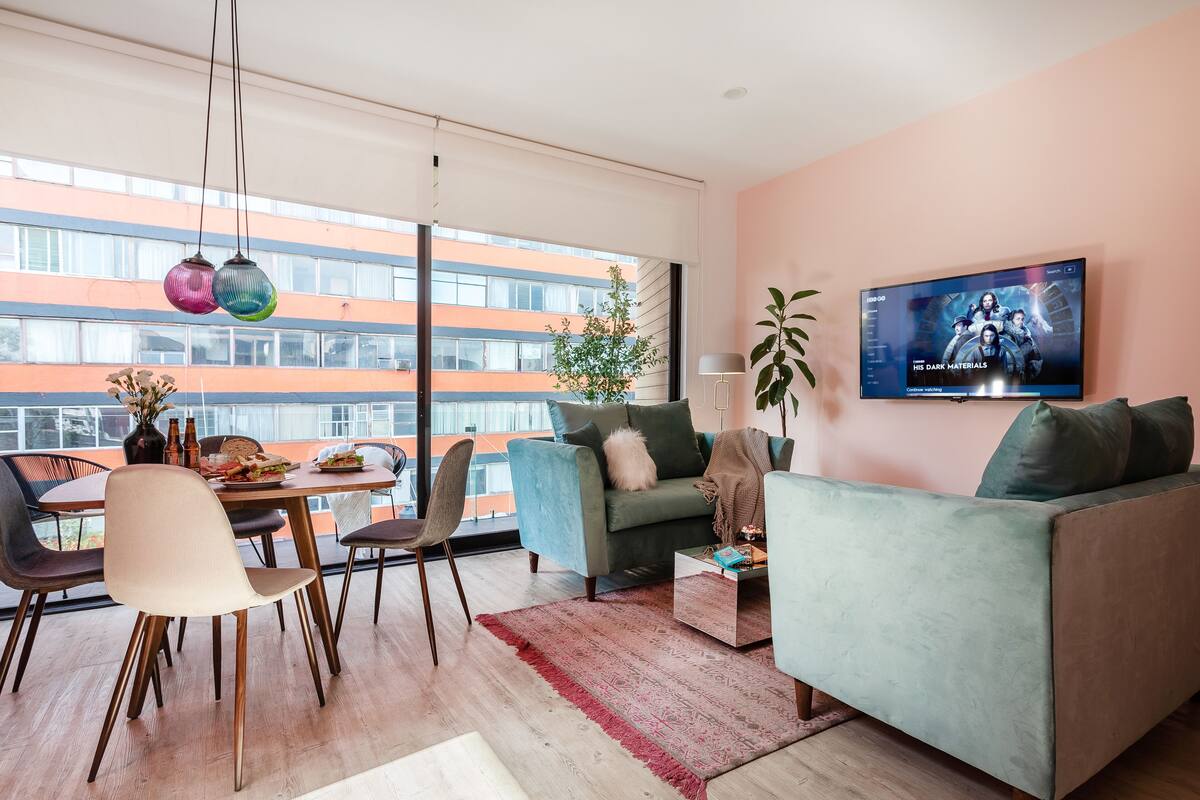 50-inch Smart TV with digital channels, TV, Netflix