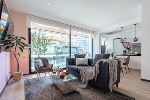 TV connectée de 50 pouces avec chaînes numériques, télévision, Netflix