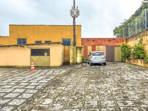 Estacionamiento gratis, valet parking gratis