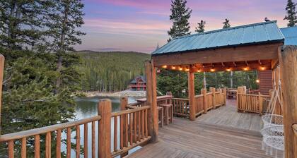 Colorado Luxury Cabin on the Lake, Mountain Views & Fishing