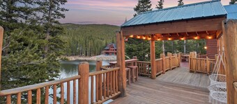 Colorado Luxury Cabin on the Lake, Mountain Views & Fishing