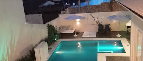 Outdoor pool, sun loungers
