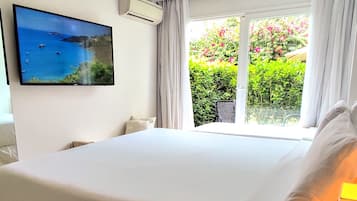 Deluxe Triple Room | Premium bedding, pillowtop beds, minibar, laptop workspace