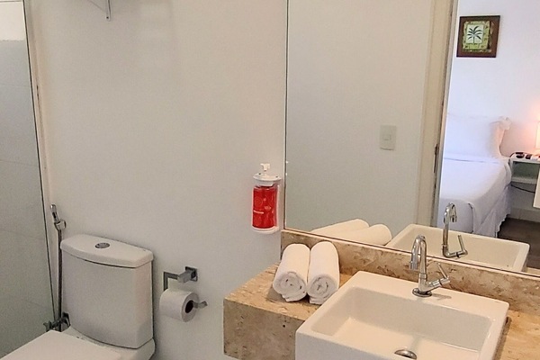 Camera Superior, balcone | Bagno | Doccia, asciugacapelli, accappatoio, asciugamani