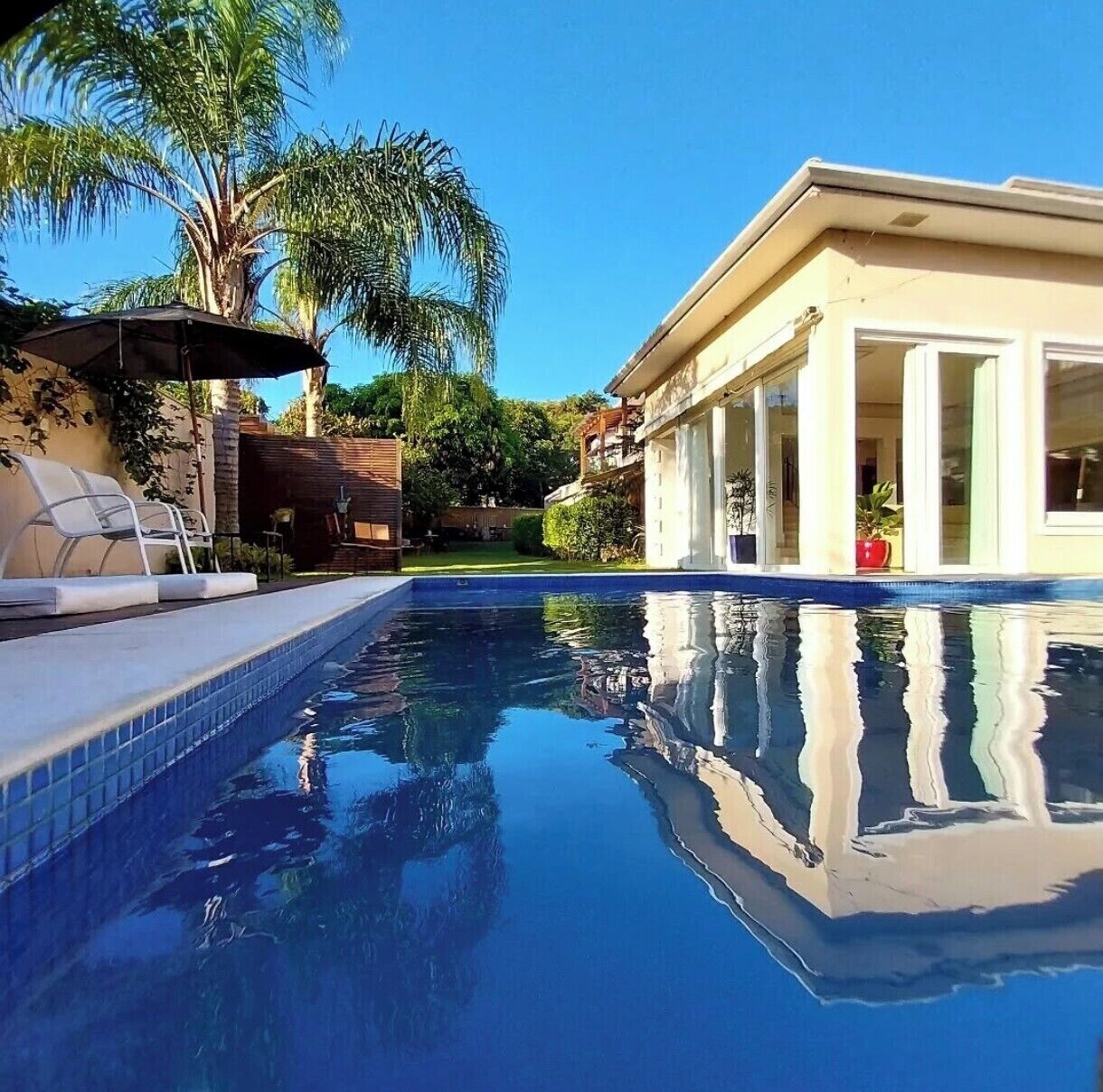 outdoor pool, pool loungers